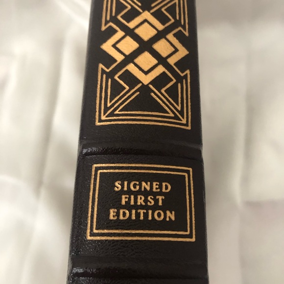 MINT CONDITION SIGNED FIRST EDITION FRANKLIN LIBRARY BOOK - Picture 4 of 10